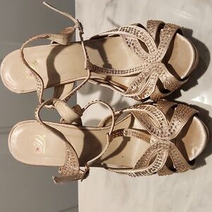 D sandals shoes heels